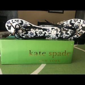 Name brand sandals size 6